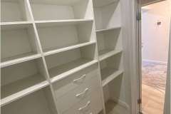 Встраиваемый-шкаф